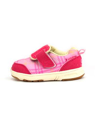 為寶寶邁出穩(wěn)健第一步 女童學(xué)步鞋選購(gòu)與護(hù)理全指南